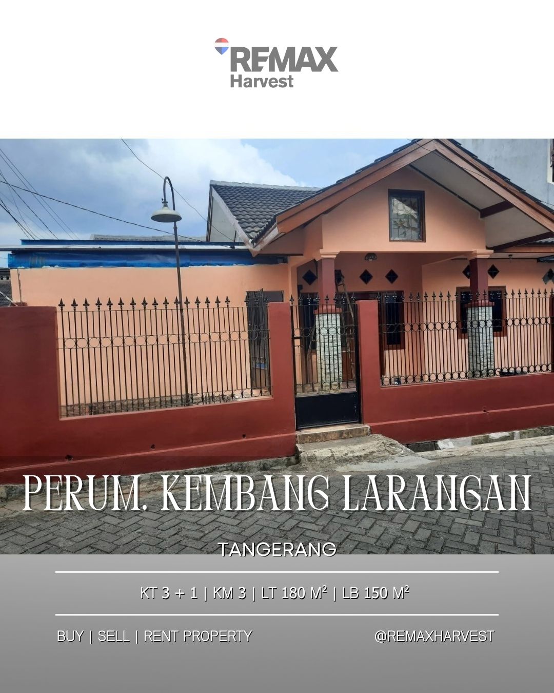 Rumah Hoek Perumahan Kembang Larangan